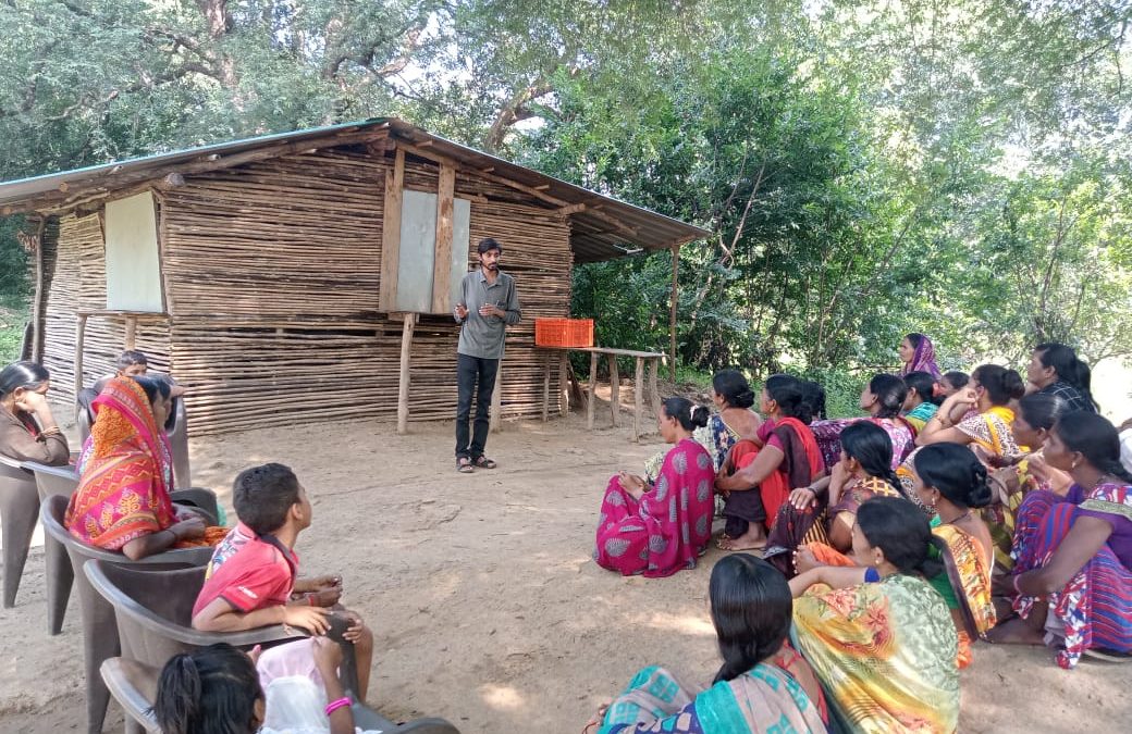 SLTP partner Satpuda Foundation organizes meetings with the local community to address challenges of human-wildlife conflict